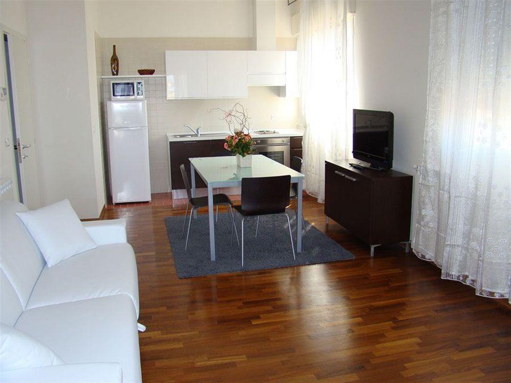 Residence Le Terrazze Triëst Buitenkant foto